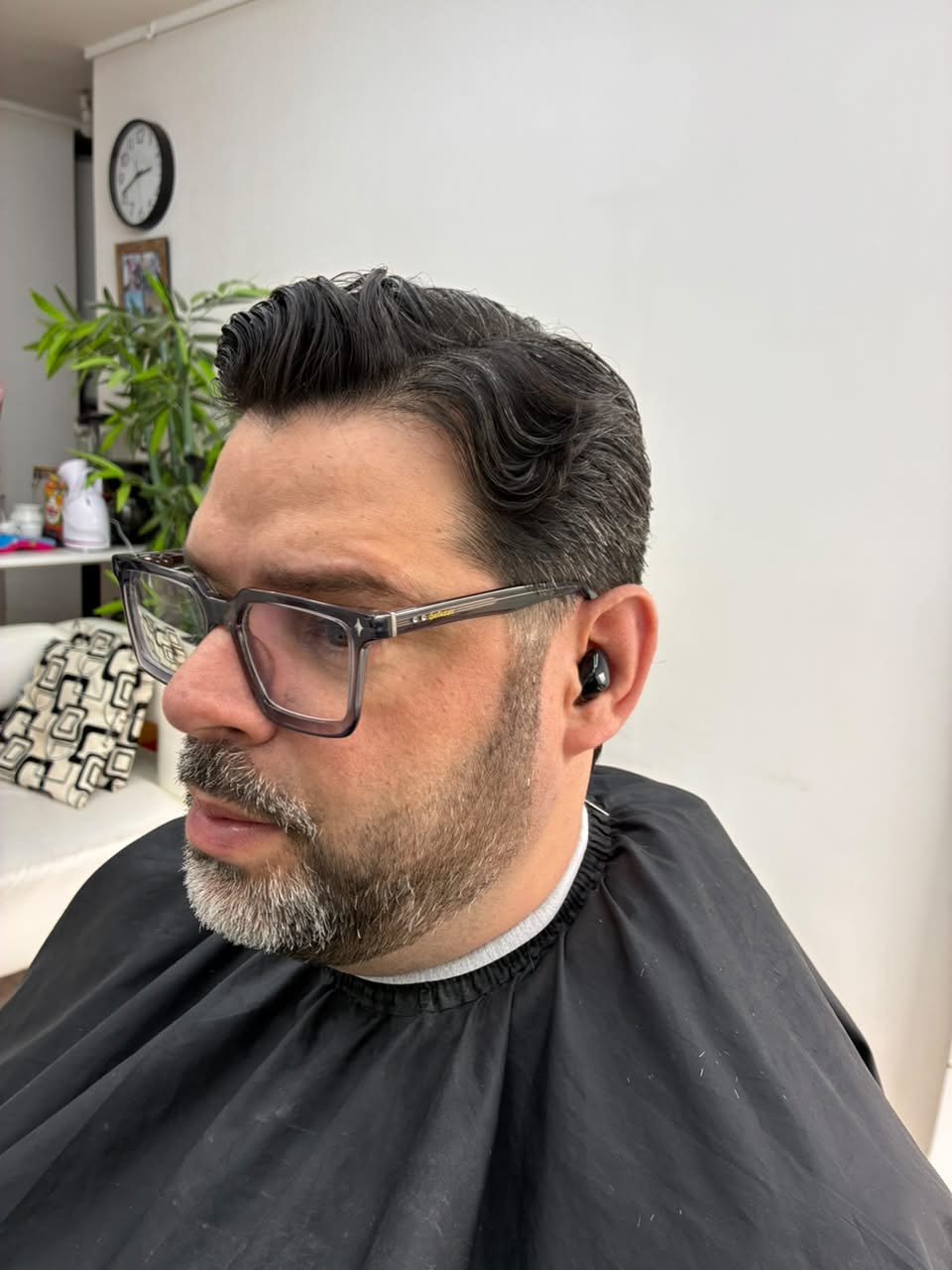 Corte + barba, trabajo de Charlie Barbers